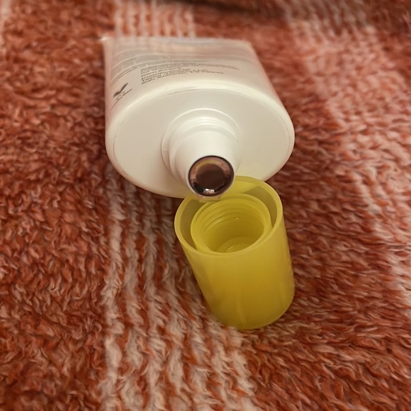 Supergoop! Unseen sunscreen - Picture 3 of 3